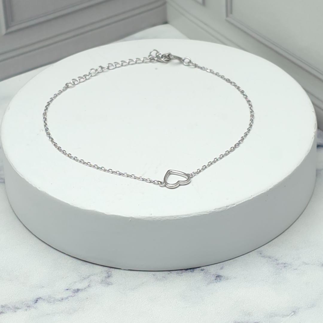 Pulsera de plata con corazón calado