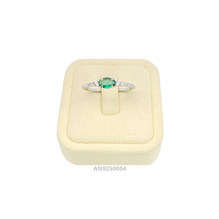 Anillo de plata 925 con circonia ovalada verde esmeralda
