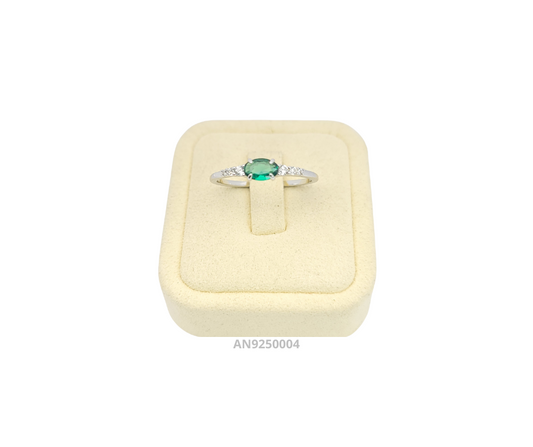 Anillo de plata 925 con circonia ovalada verde esmeralda