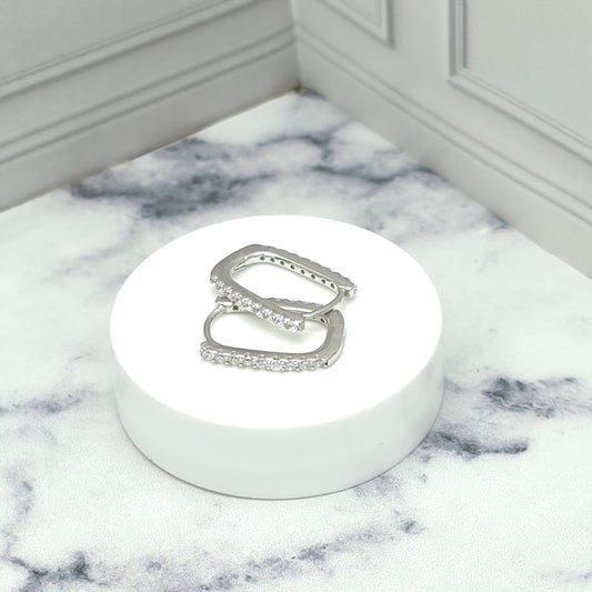 Aretes de plata con incrustaciones de circonias