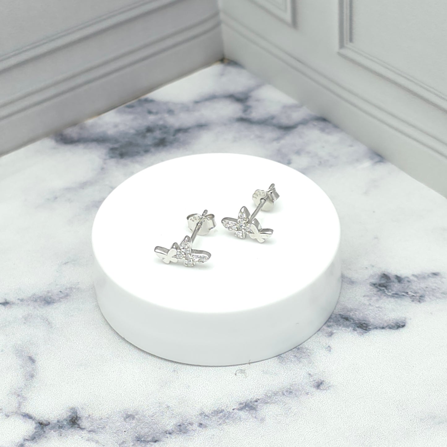 Aretes mariposa con circonias