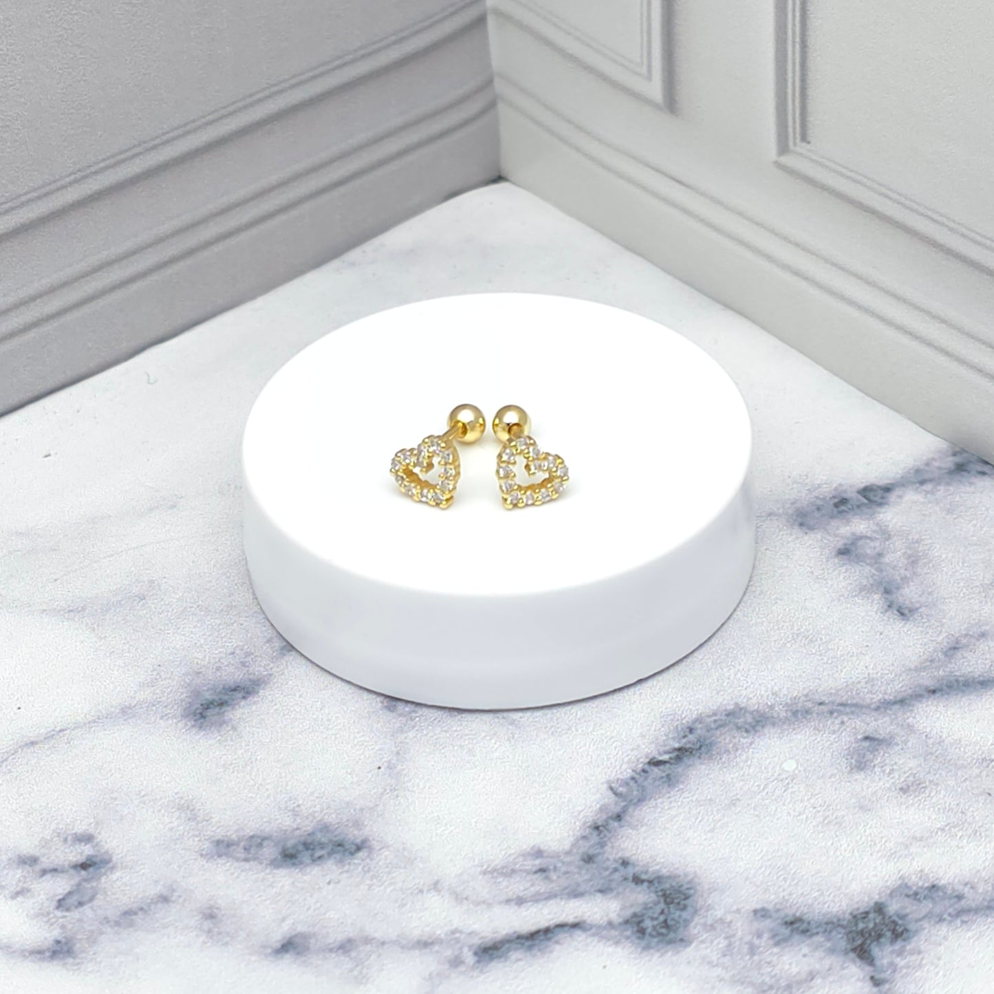 Aretes de Corazón con Circonias Chapados en Oro