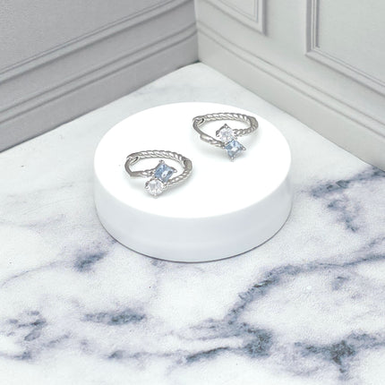 Argollas con detalles brillantes azul