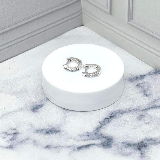 Aretes tipo argolla con circonias