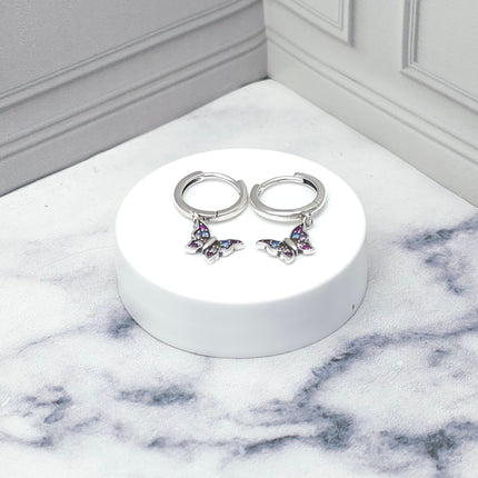 Aretes tipo argolla con mariposa