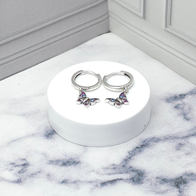 Aretes tipo argolla con mariposa
