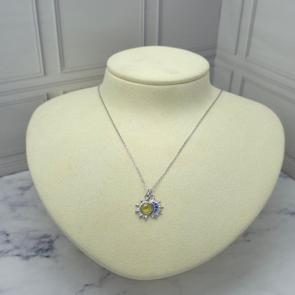 Collar de plata con sol y luna