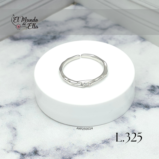 Anillo diseño orgánico y circonia