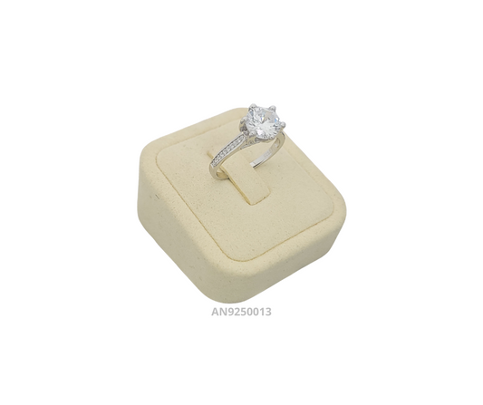Anillo de plata 925 zirconia central