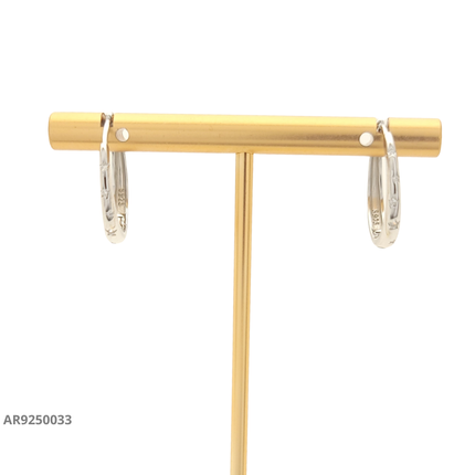 Argollas de plata con grabado de estrellas de circonia