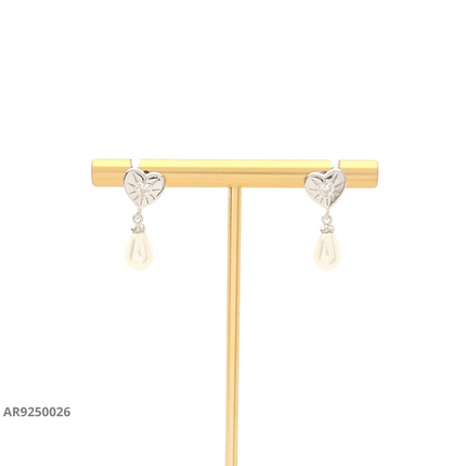 Aretes con corazón y perla colgante