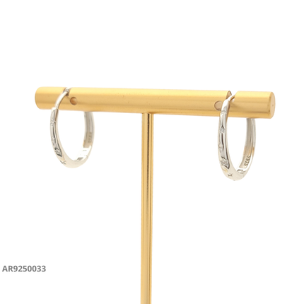 Argollas de plata con grabado de estrellas de circonia