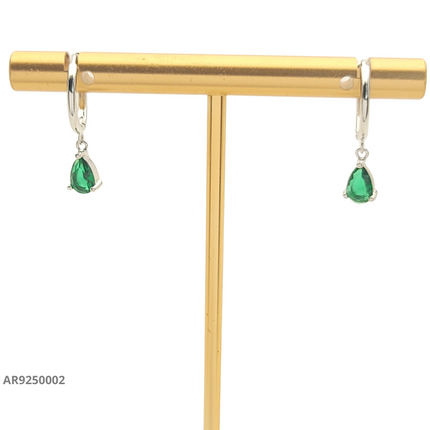 Aretes en plata con piedra en lágrima verde