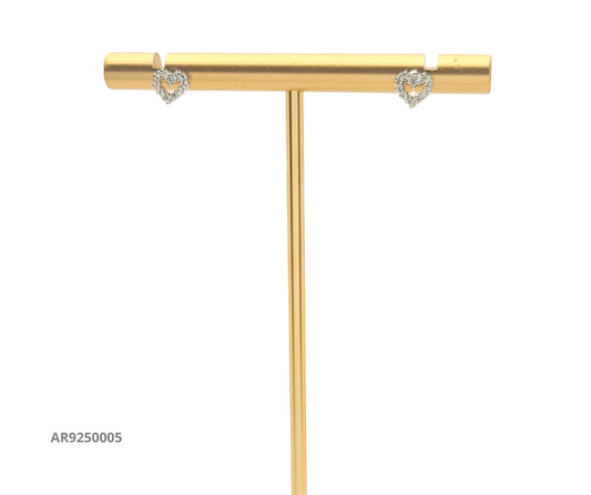 Aretes de plata en forma de corazón con circonias