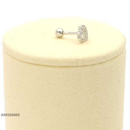 Aretes de plata en forma de corazón con circonias