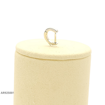 Aretes tipo argolla con circonias