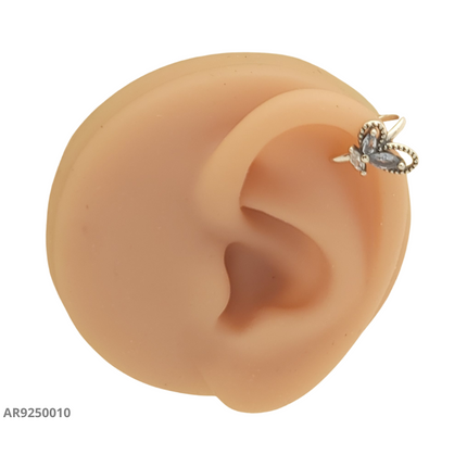 Arete con diseño de mariposa y circonias