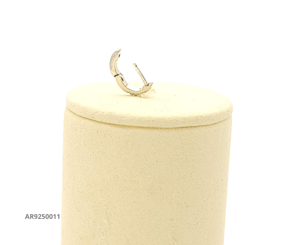 Aretes tipo argolla con circonias
