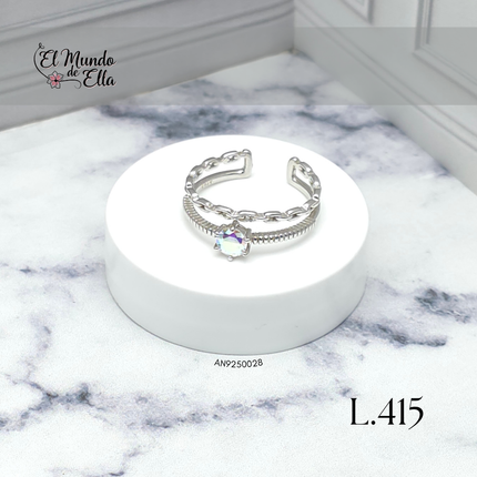 Anillo de Plata con diseño de cadena y piedra iridiscente