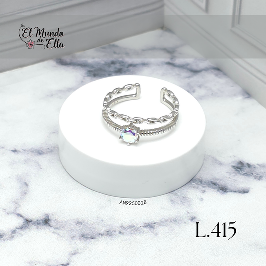 Anillo de Plata con diseño de cadena y piedra iridiscente