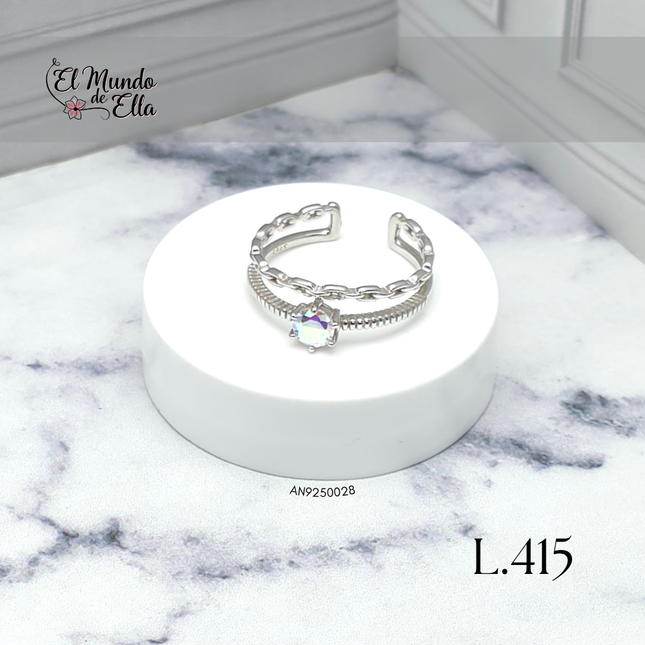 Anillo de Plata con diseño de cadena y piedra iridiscente